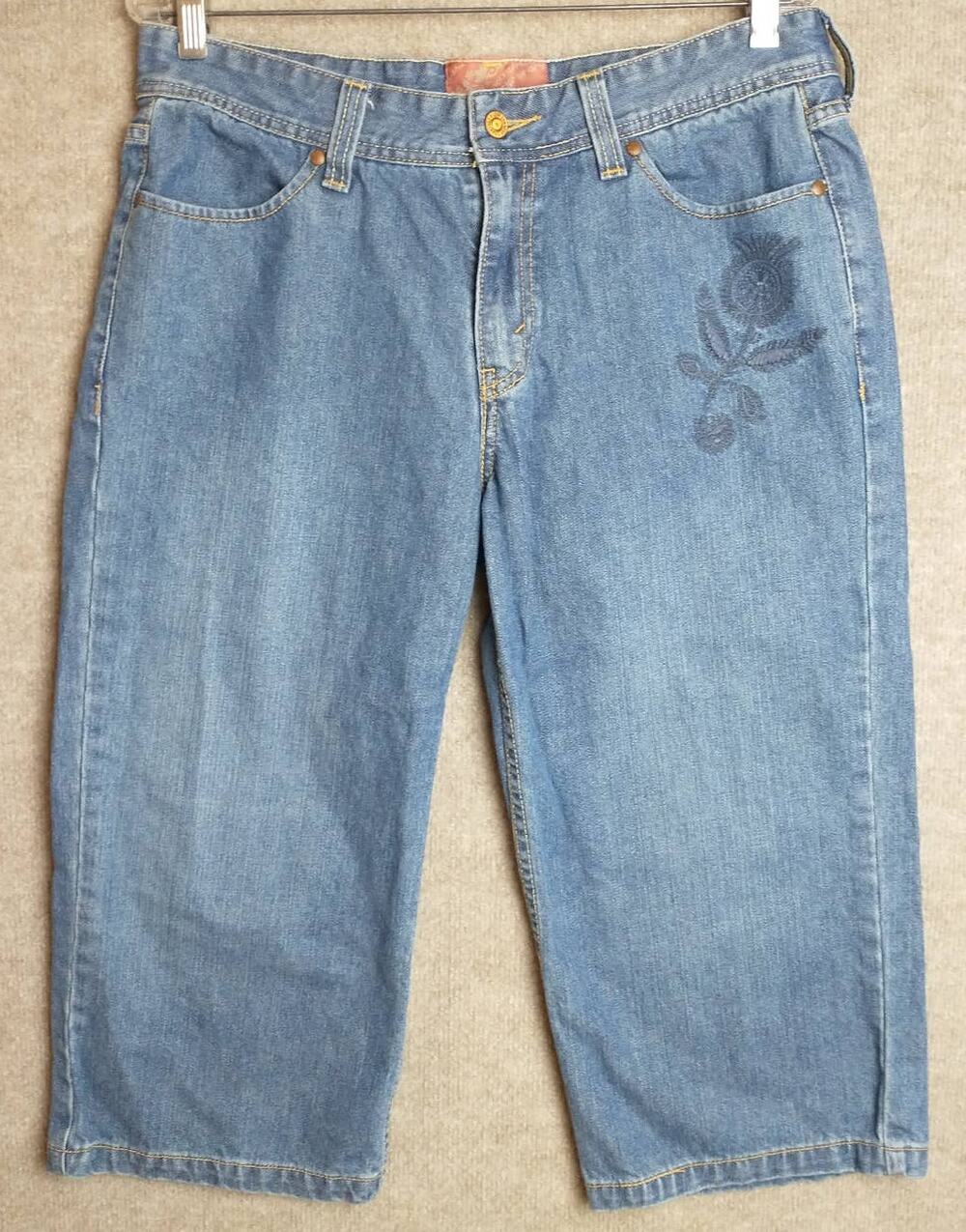 Levi Strauss Signature Denim Capri Pants Womens 12 Blue Rose Floral Embroidered